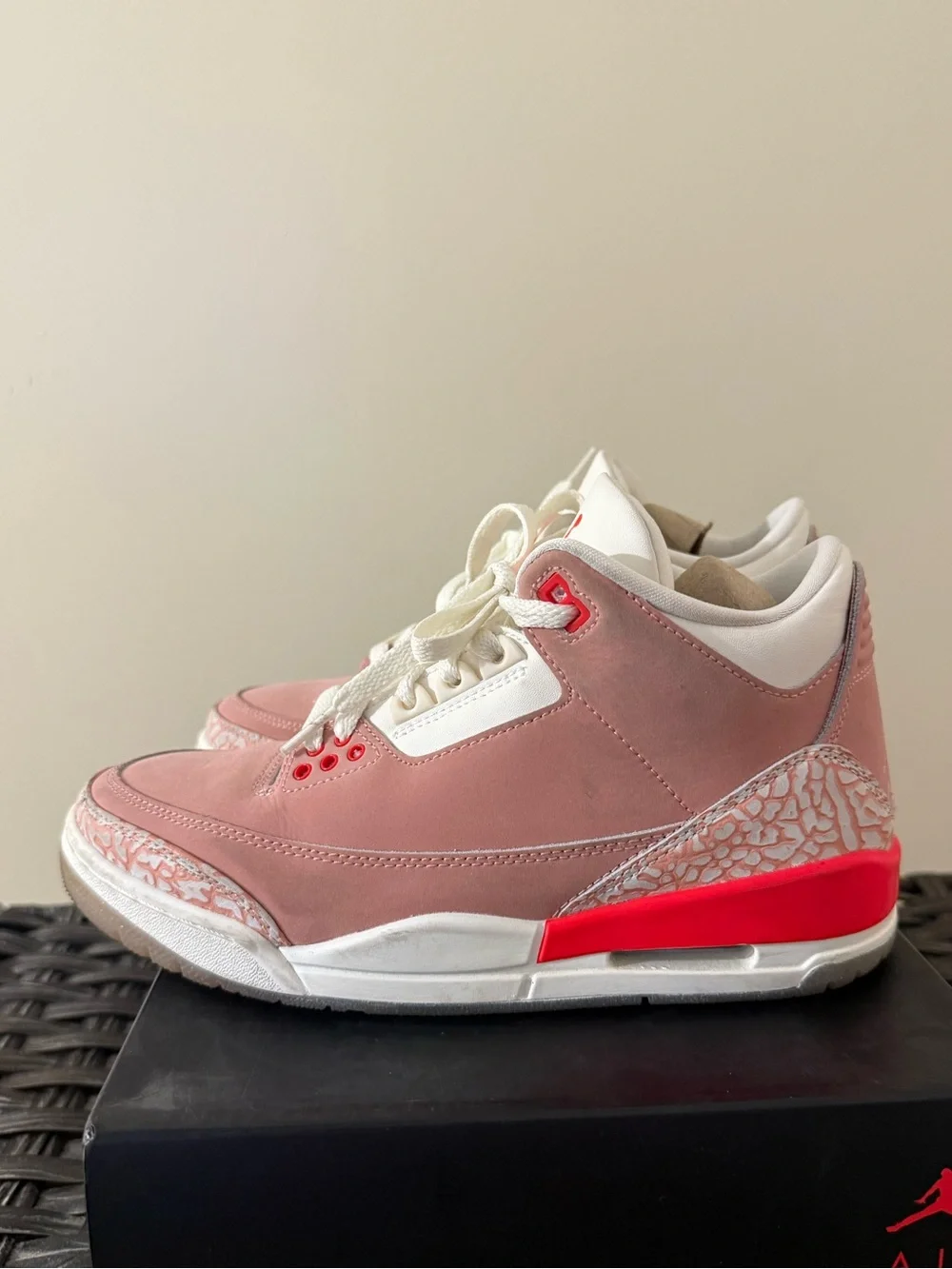 Women’s Jordan 3 retro in pink